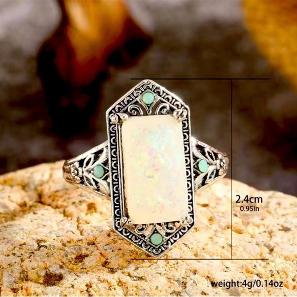 White Opal Antique Style Silver Ring - Picture 3 of 3